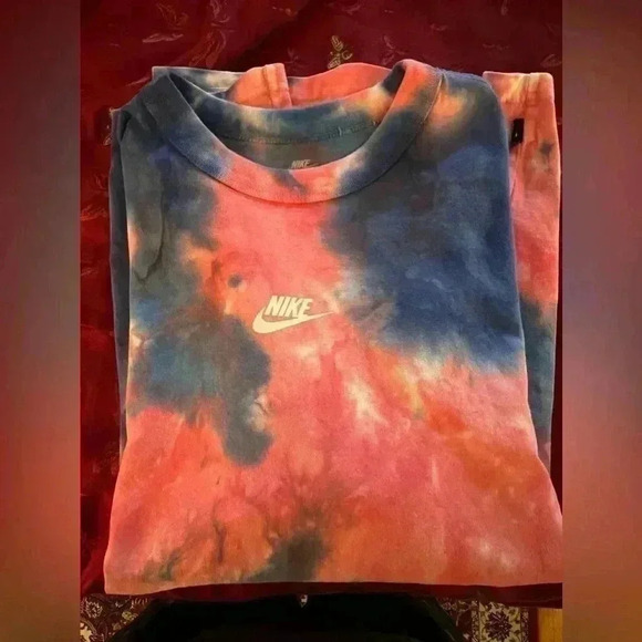 Men’s Size Small Loose Fit Nike Short Sleeve Shirt - Picture 4 of 4